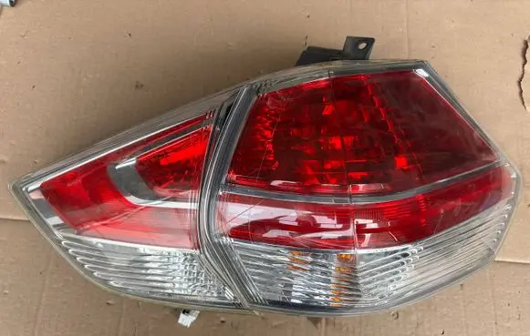 Nissan X-Trail T32 Rear/tail lights LAMPATYLNISSAN