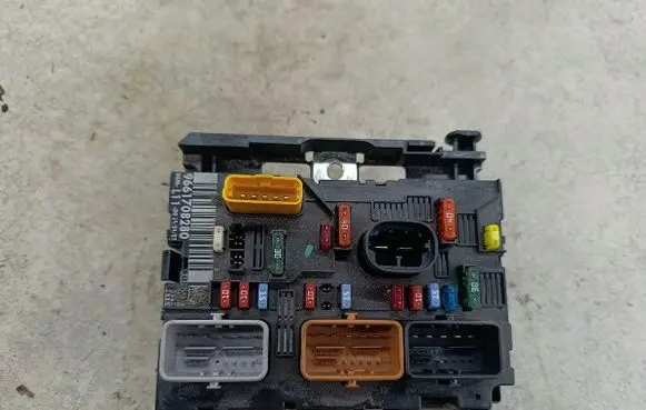 Peugeot 207 BSM Control unit 