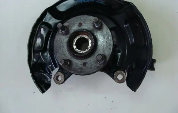 Toyota Yaris Front wheel hub spindle knuckle 12429676799