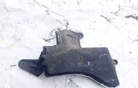 Toyota Avensis T270 Engine splash shield/under tray 6762705010