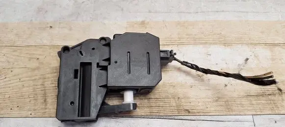Volvo C30 Fuel tank cap lock 30716522