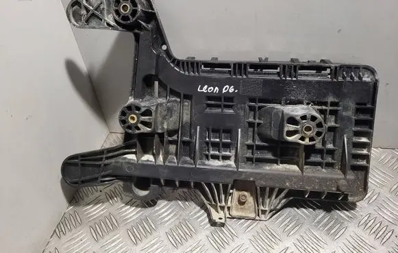 Seat Leon (1P) Battery box tray cover/lid 1K0915333C