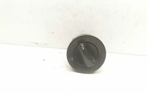 Volkswagen Golf IV Light switch 1C0941531