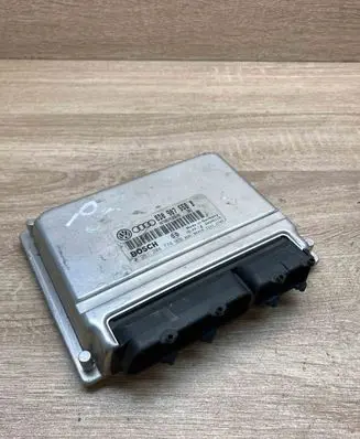 Audi A4 S4 B5 8D Engine control unit/module ECU 8D0907558B 0261204774
