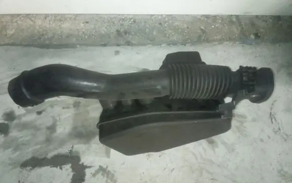 Toyota Prius (XW30) Intake resonator 