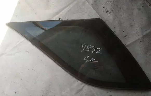 Mercedes-Benz ML W164 Rear side window as2