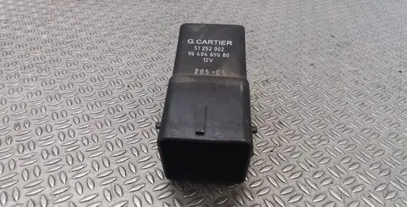 Glow plug pre-heat relay