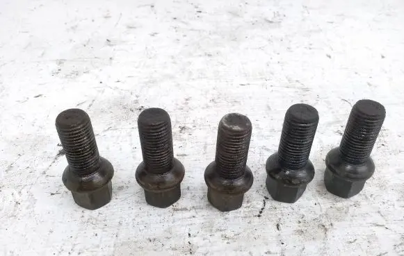 Volkswagen Caddy Nuts/bolts 