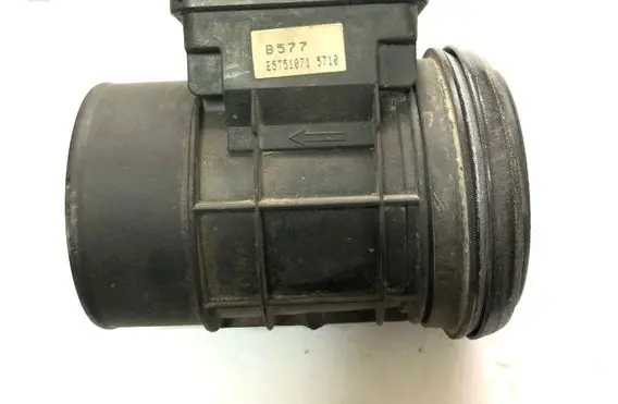 Mazda 626 Mass air flow meter E5T51071
