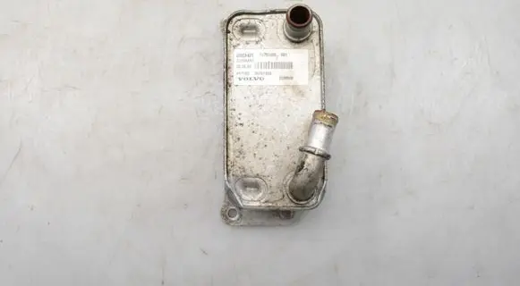 Volvo XC60 Oil filter mounting bracket 30757459