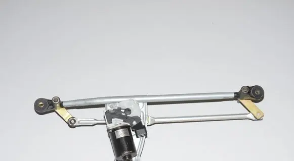BMW X5 E53 Front wiper linkage and motor 7046571 7111536 8245366