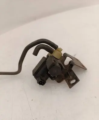 Opel Insignia A Turbo solenoid valve 55575611