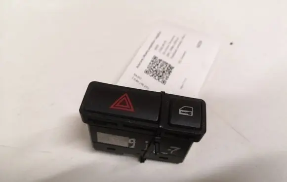 BMW 3 E46 Hazard light switch 61318368920