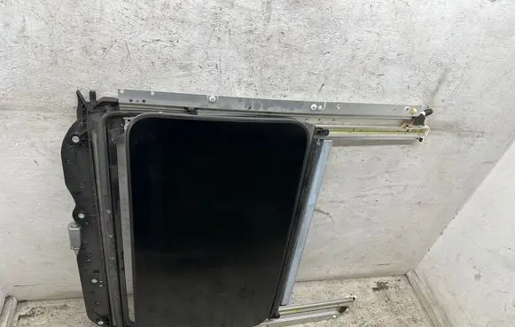 Mercedes-Benz CLS C218 AMG Sunroof set A2188200142 HBND1J0282 551696510