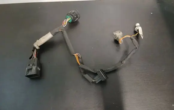 Volvo S60 Headlight/headlamp wiring loom/harness 89071193 P2004
