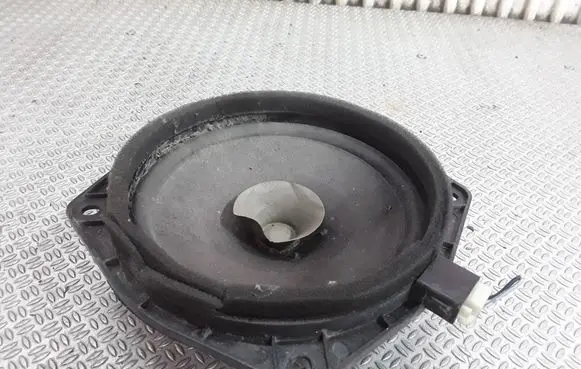 Mitsubishi Pajero Rear door speaker MR301667