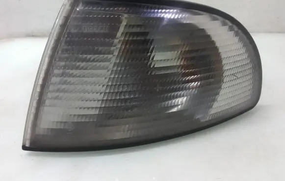 Audi A4 S4 B5 8D Front indicator light E401474