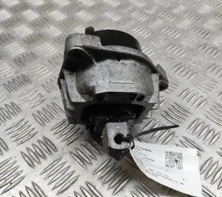 BMW 7 F01 F02 F03 F04 Engine mount bracket 6777371