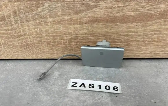 Mercedes-Benz C W204 Front tow hook cap/cover A2048850124