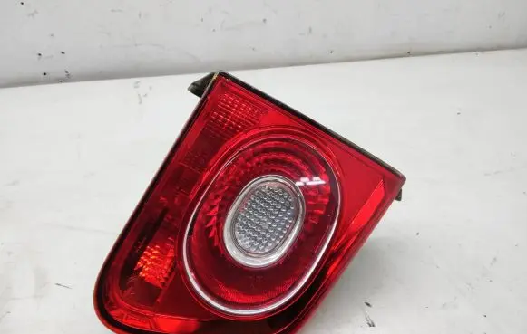 Volkswagen Tiguan Tailgate rear/tail lights 5N0945093C