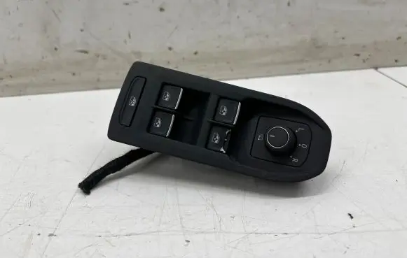 Volkswagen Golf VIII Electric window control switch 5H0867255