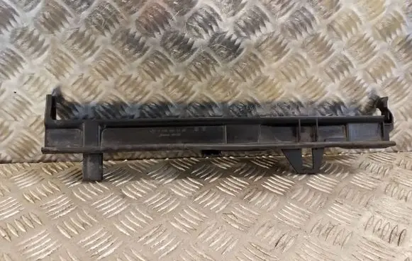 Mercedes-Benz B W246 W242 Radiator mount bracket A2465011720 6947238