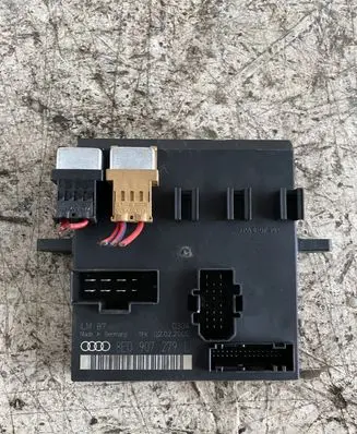 Audi A4 S4 B7 8E 8H Comfort/convenience module