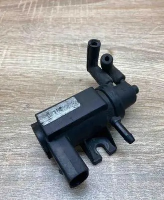 Volkswagen Golf IV Turbo solenoid valve 70218300