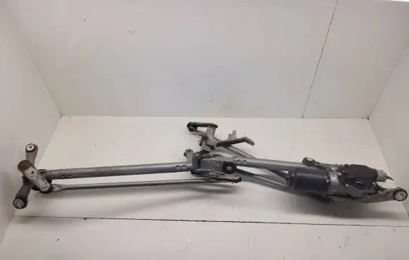 Honda Civic Front wiper linkage and motor WM07B