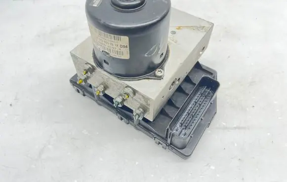 Mercedes-Benz SLK R170 ABS Pump A1705450132