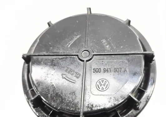 Volkswagen Golf VII Headlight/headlamp dust cover 5G0941607A
