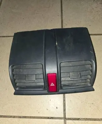 Honda CR-V Dash center air vent grill 77610SWAA0