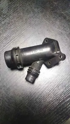 BMW 5 E39 Engine coolant pipe/hose 30950002
