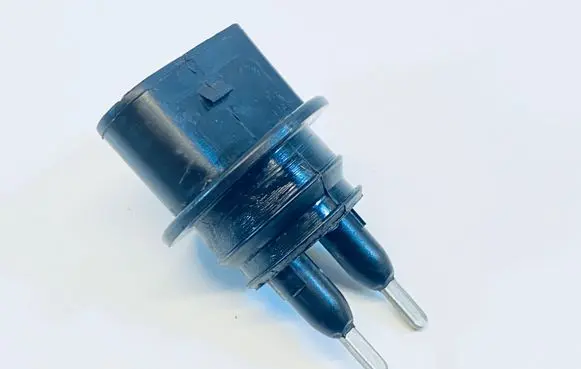 Volkswagen PASSAT B6 Windshield washer fluid level sensor 7M0919376