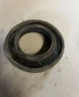 Jeep Grand Cherokee (WJ) Front coil spring rubber mount 