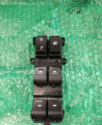 Hyundai Tucson TL Electric window control switch 93570D3500 1811130000488