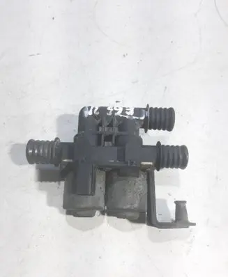 BMW 7 E65 E66 Coolant heater control valve 6906652 070609 1147412159