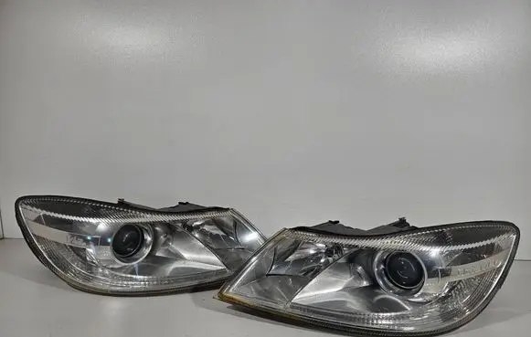Skoda Octavia Mk2 (1Z) Headlight/headlamp 24705204000026 1Z2941016F 1LL24705204