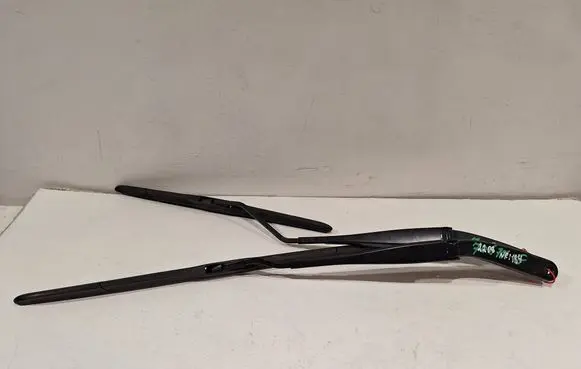 Renault Arkana Front wiper blade arm
