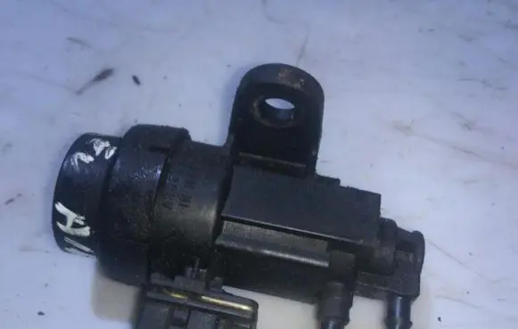 Ford Mondeo MK I Turbo solenoid valve