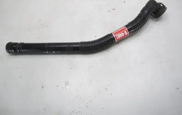 Volkswagen Golf V Breather hose/pipe 3C0129637C