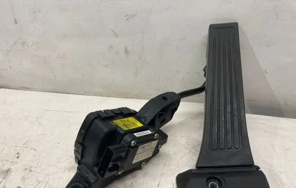 KIA Sportage Accelerator throttle pedal DH327262S900 327002S910