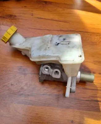 Ford Fusion Master brake cylinder 41230130
