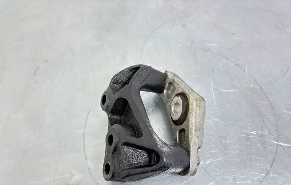 Mazda CX-5 II Front differential bracket KI572011