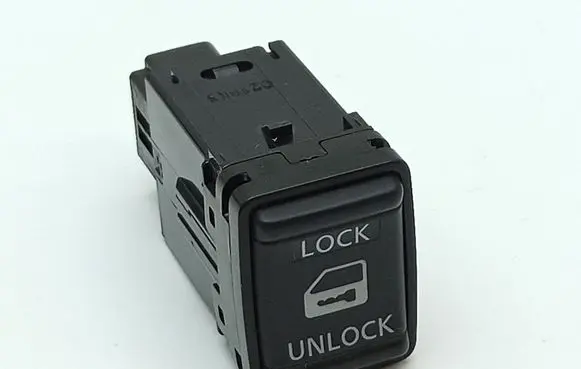 Nissan Navara D23 Central locking switch button 0218K3