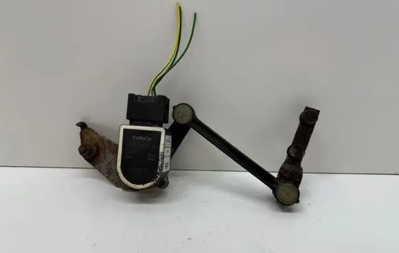 Volvo XC60 Headlight/headlamp level sensor 8G9N3C492AA 20150210 8G9N5A955BA