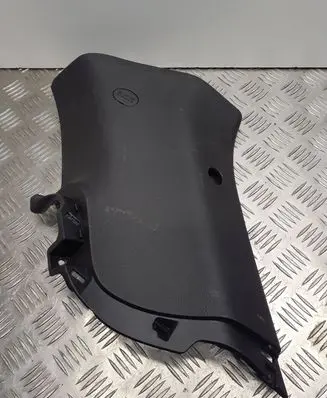 (D)pillar trim (top)