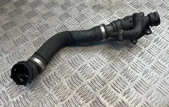 BMW 5 E60 E61 Engine coolant pipe/hose 7789742
