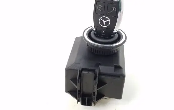 Mercedes-Benz CLS C218 X218 Ignition lock A2129055800
