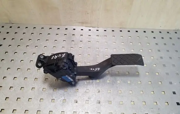 Volkswagen Transporter - Caravelle T5 Accelerator throttle pedal 7H1723503 6PV008495